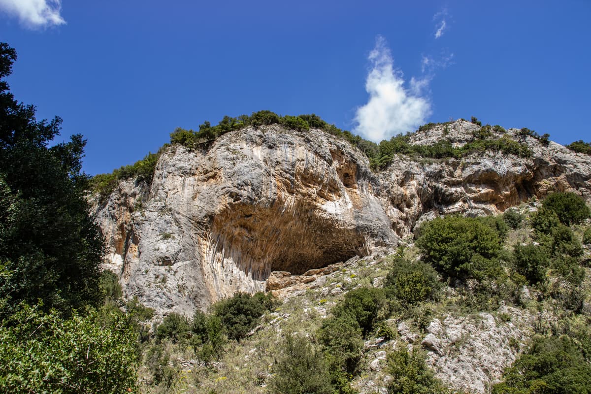 Sport Climbing in Lagada - Greece: Amazing View of the Cave