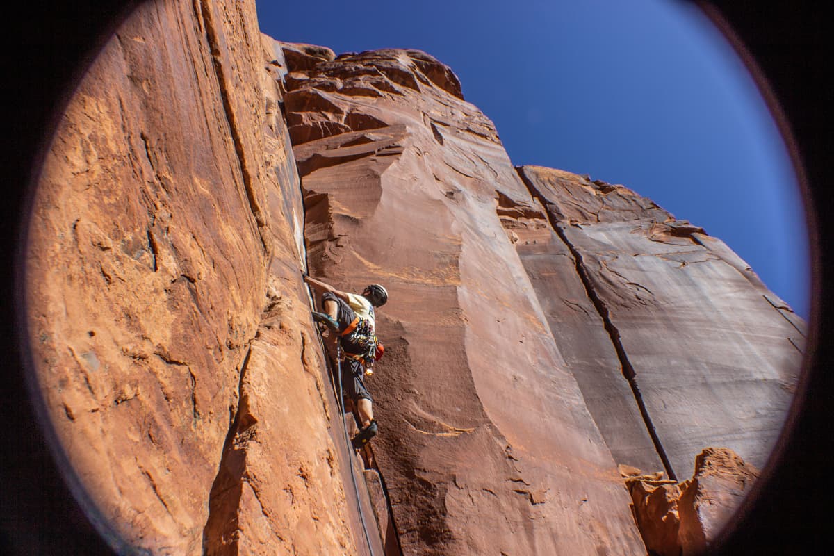 Climbing in Indian Creek - Selfish Wall - The Ooze